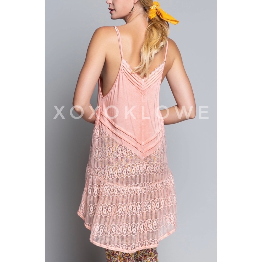 POL Coral V Neck Lace Cami Tank Top - Picture 9 of 10